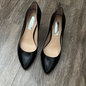 NEW Black Pumps